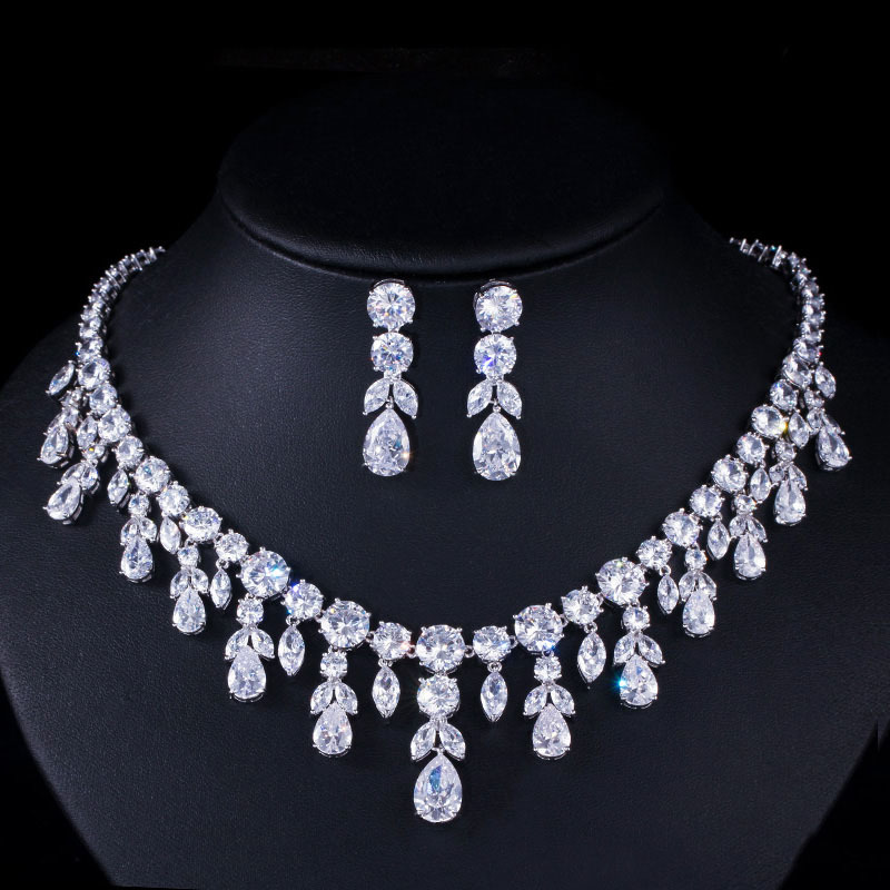 Le Cuivre Or Blanc Plaqué Plaqué Rhodium De Mariée Brillant Placage Incruster Feuilles Les Gouttelettes D'Eau Pierres Précieuses Artificielles Ensemble De Bijoux display picture 1