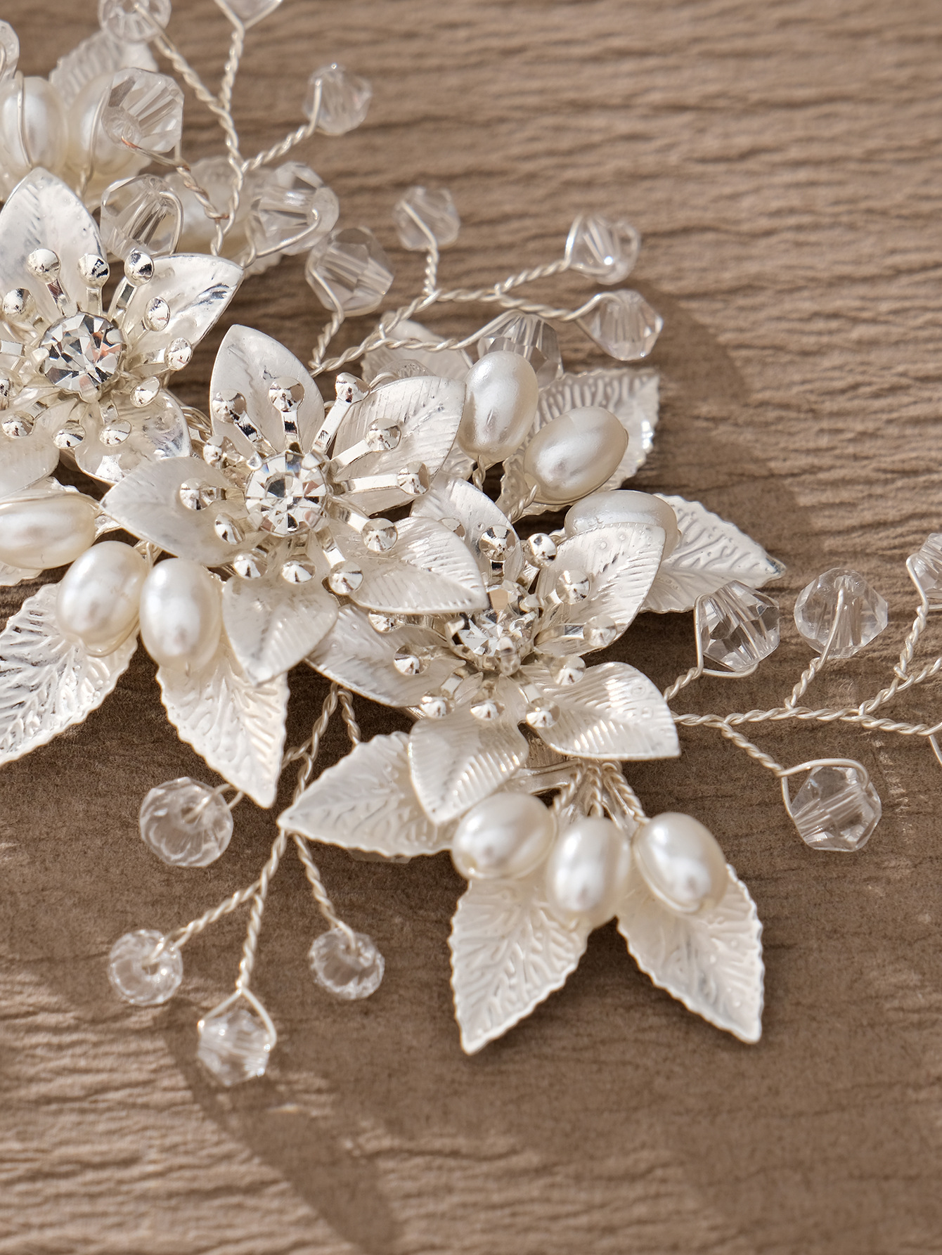 Japanese Style Flower Artificial Pearl Rhinestone Hair Clip display picture 8