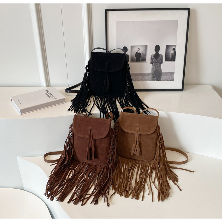 Women's Fabric Solid Color Vintage Style Tassel Square Magnetic Buckle Crossbody Bag display picture 2