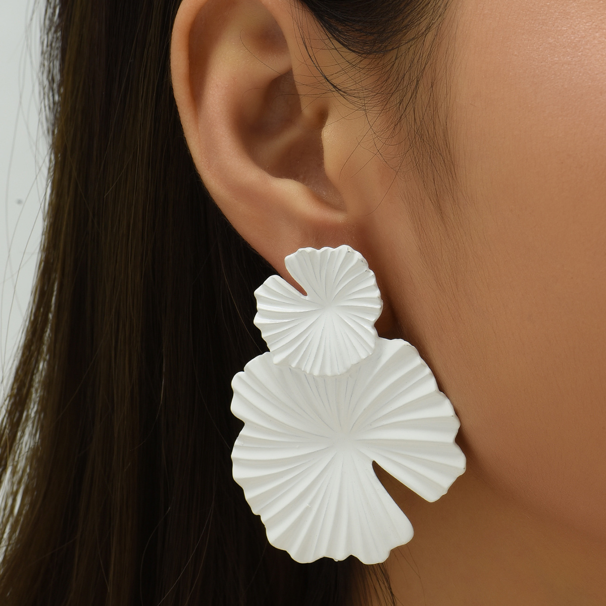 Wholesale Jewelry Elegant Exaggerated Flower Alloy Ear Studs display picture 1