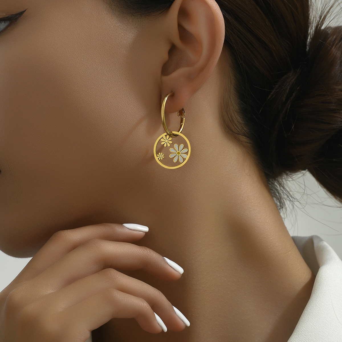 1 Pair IG Style Lady Commute Flower Plating 201 Stainless Steel 18K Gold Plated Drop Earrings display picture 2