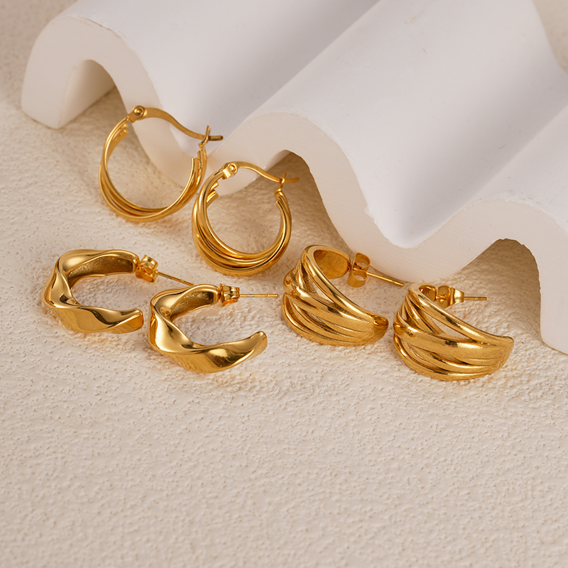 1 Pair Vacation Beach Simple Style C Shape Lines Plating 304 Stainless Steel 14K Gold Plated Ear Studs display picture 1