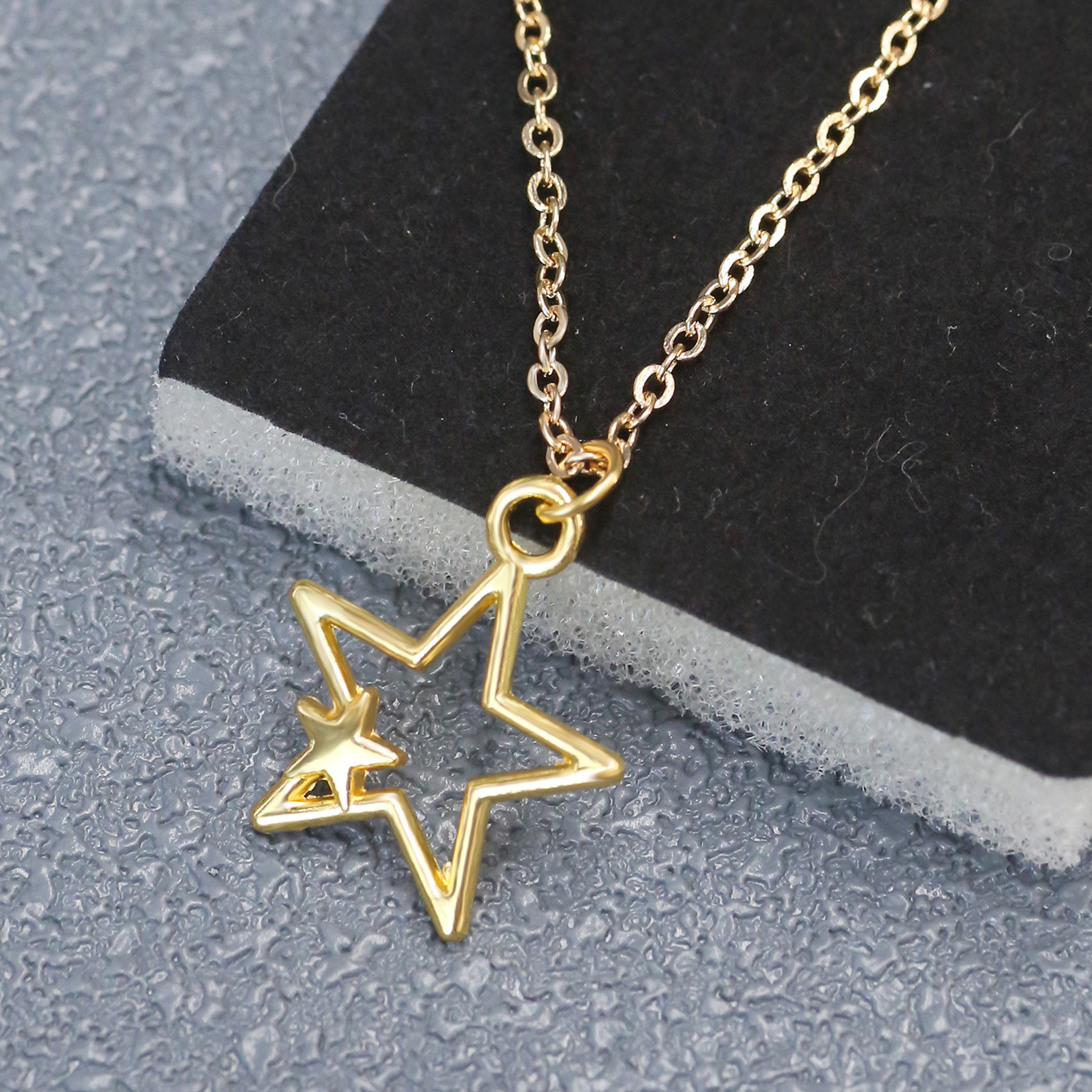 Einfacher Stil Stern Legierung Überzug Vergoldet Frau Halskette Mit Anhänger display picture 6