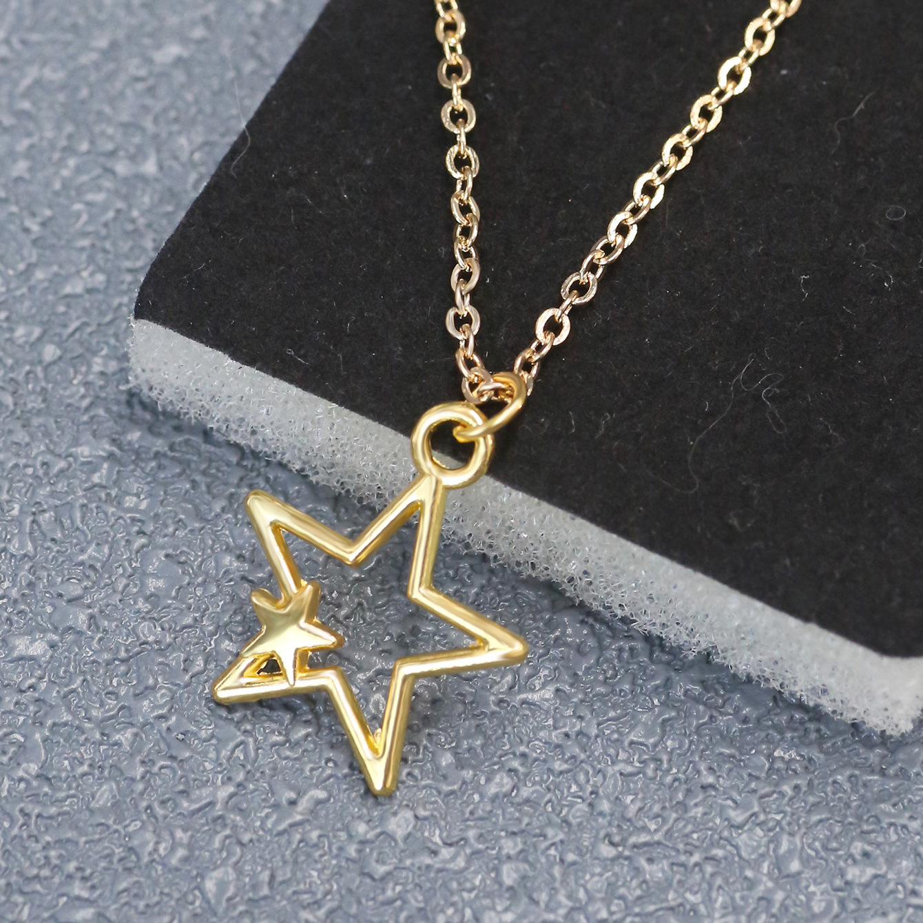 Style Simple Star Alliage Placage Plaqué Or Femmes Pendentif display picture 6