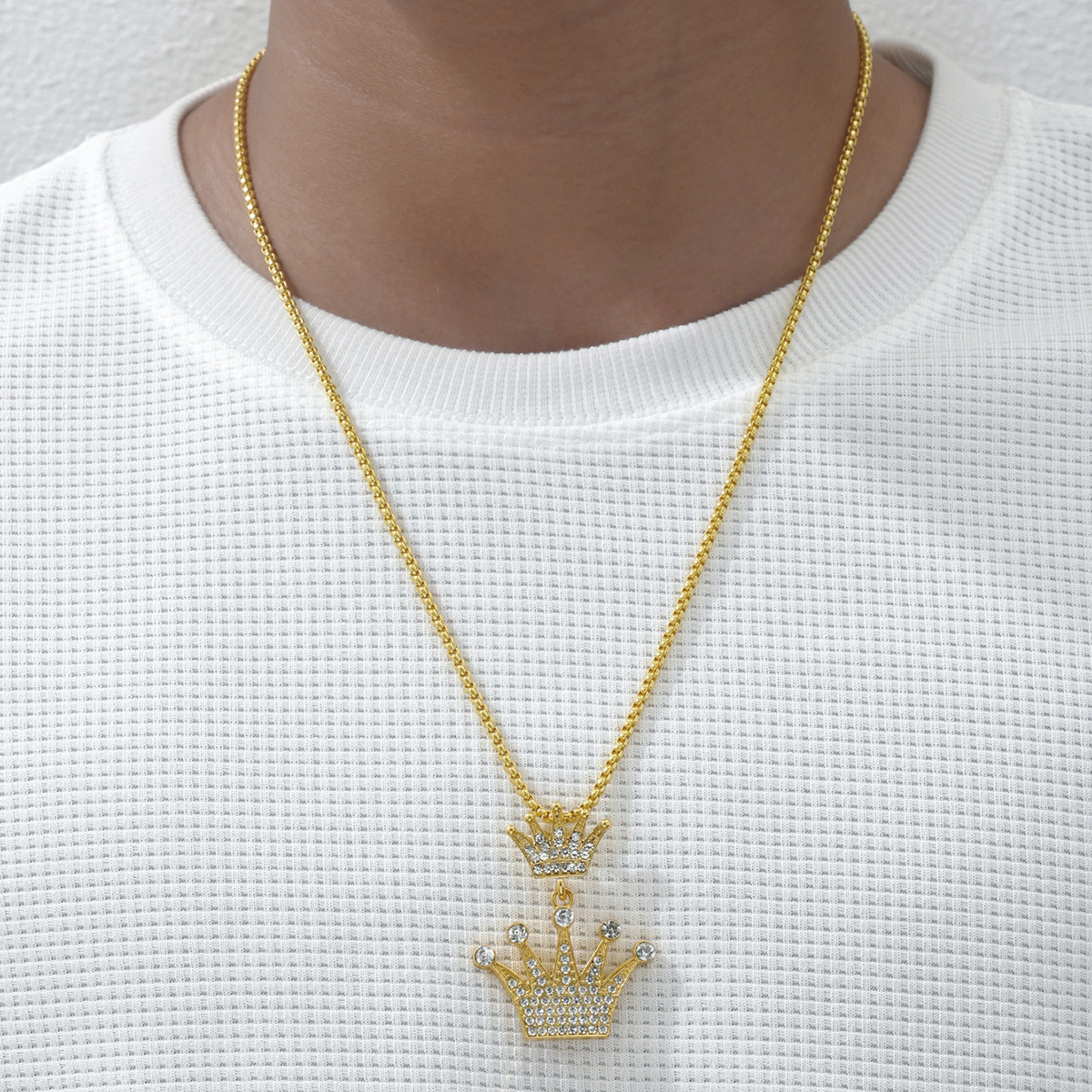 Hip Hop Corona Aleación Embutido Diamantes De Imitación Hombres Collar Colgante display picture 4
