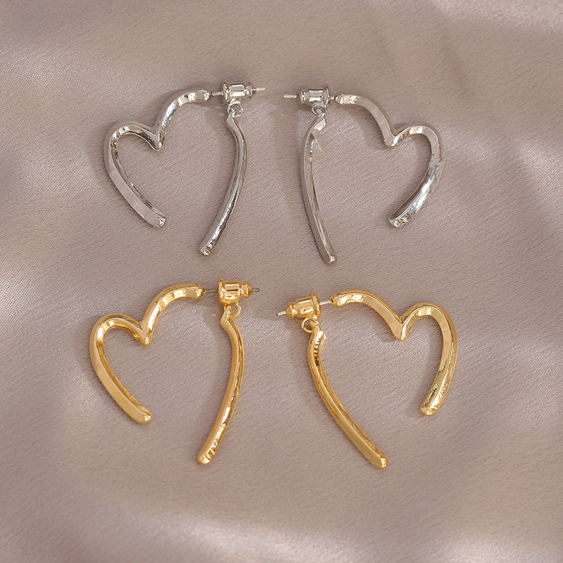 1 Pair Vintage Style Heart Shape Solid Color Alloy Drop Earrings display picture 4