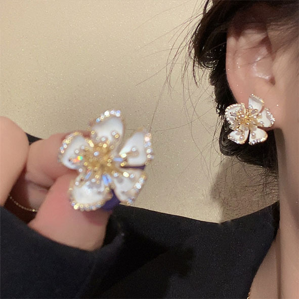 1 Pair Simple Style Flower Alloy Ear Studs display picture 2