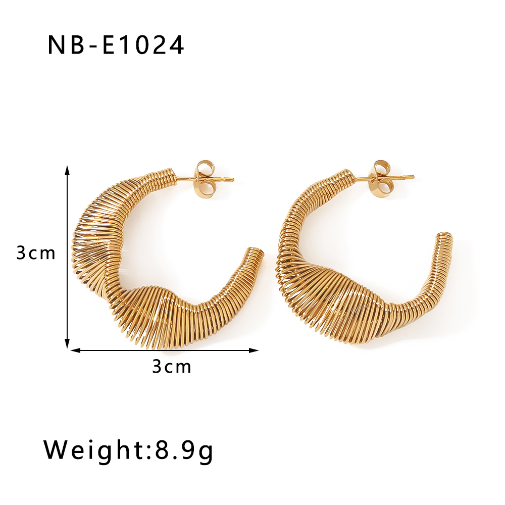 1 Pair Vintage Style Novelty C Shape The Answer Twist Plating Hollow Out Stainless Steel 18K Gold Plated Hoop Earrings display picture 5
