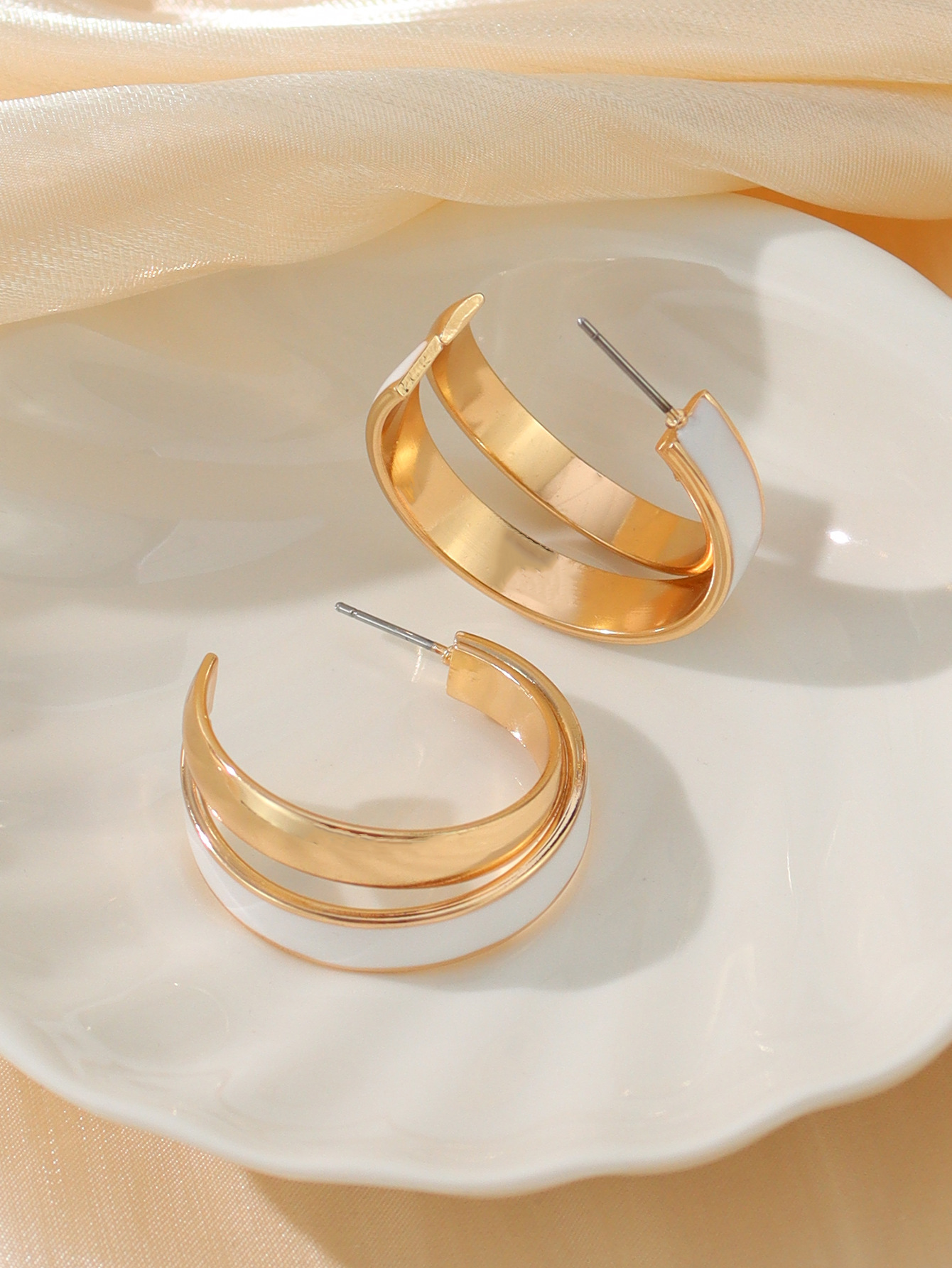 1 Pair Elegant Lady Geometric Enamel Iron Earrings display picture 1