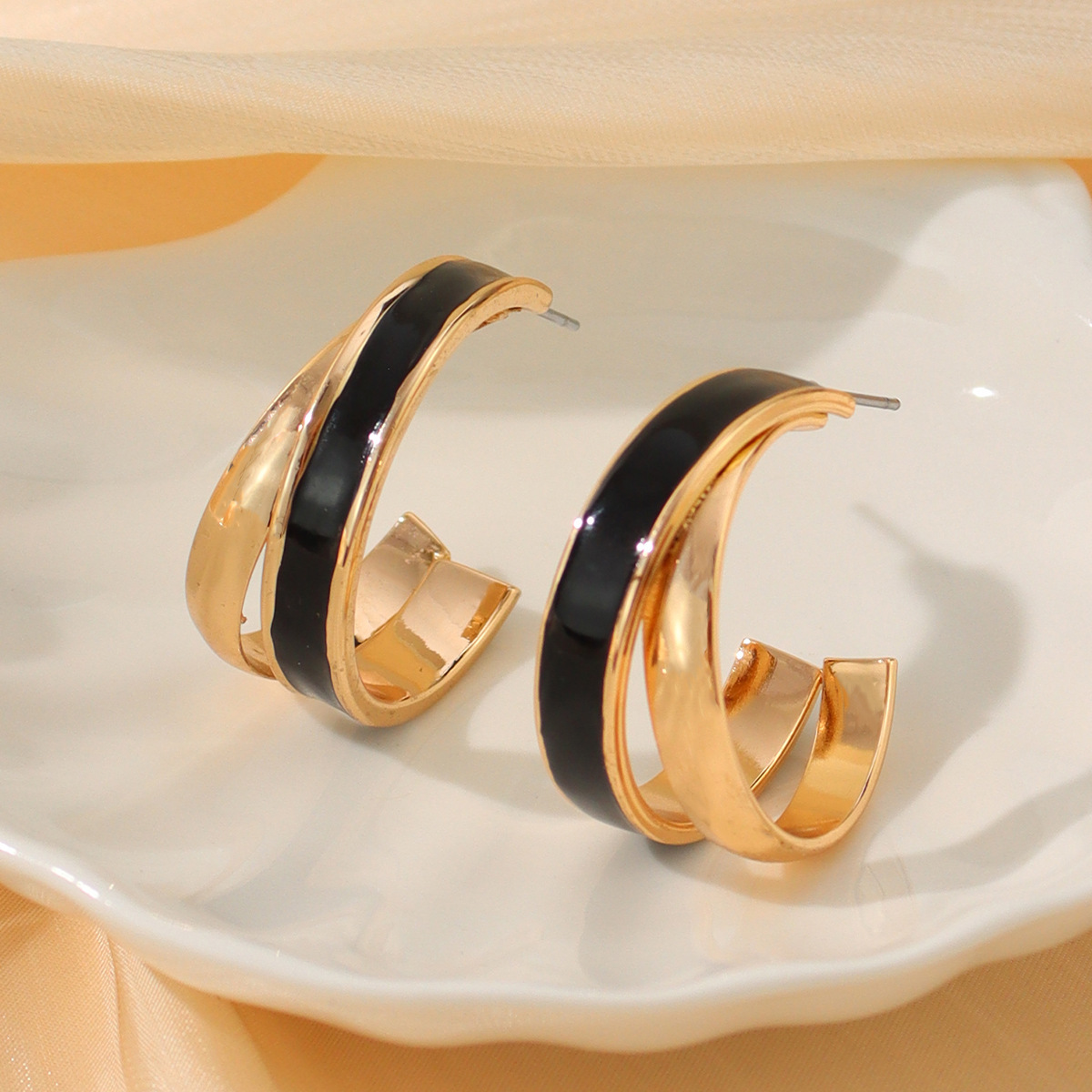 1 Pair Elegant Lady Geometric Enamel Iron Earrings display picture 7