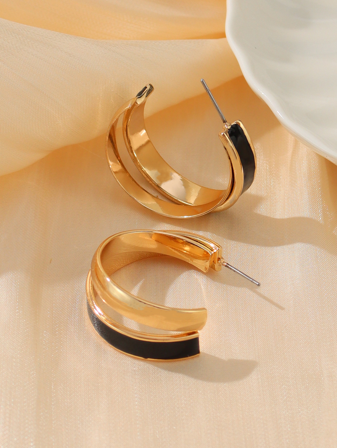 1 Pair Elegant Lady Geometric Enamel Iron Earrings display picture 8