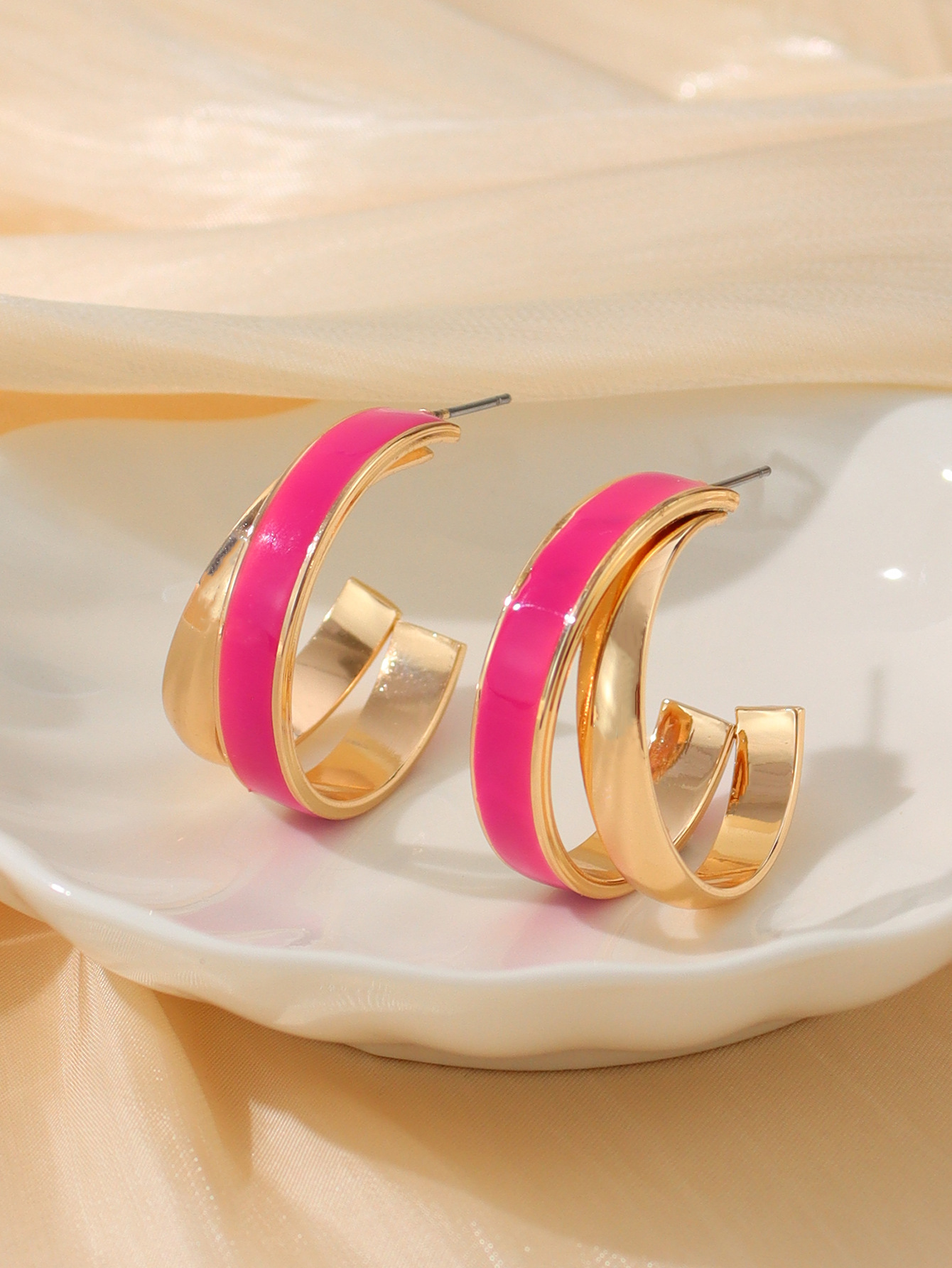 1 Pair Elegant Lady Geometric Enamel Iron Earrings display picture 14