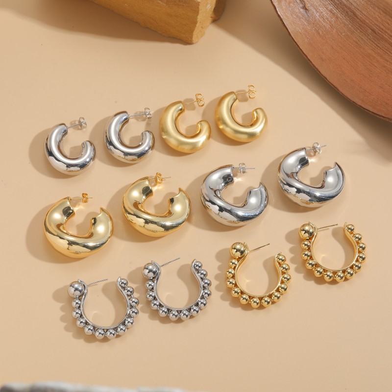 1 Paar Elegant Einfacher Stil C-form Überzug Kupfer 14 Karat Vergoldet Weißgold Plattiert Ohrringe display picture 2