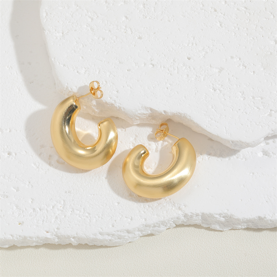 1 Paar Elegant Einfacher Stil C-form Überzug Kupfer 14 Karat Vergoldet Weißgold Plattiert Ohrringe display picture 4