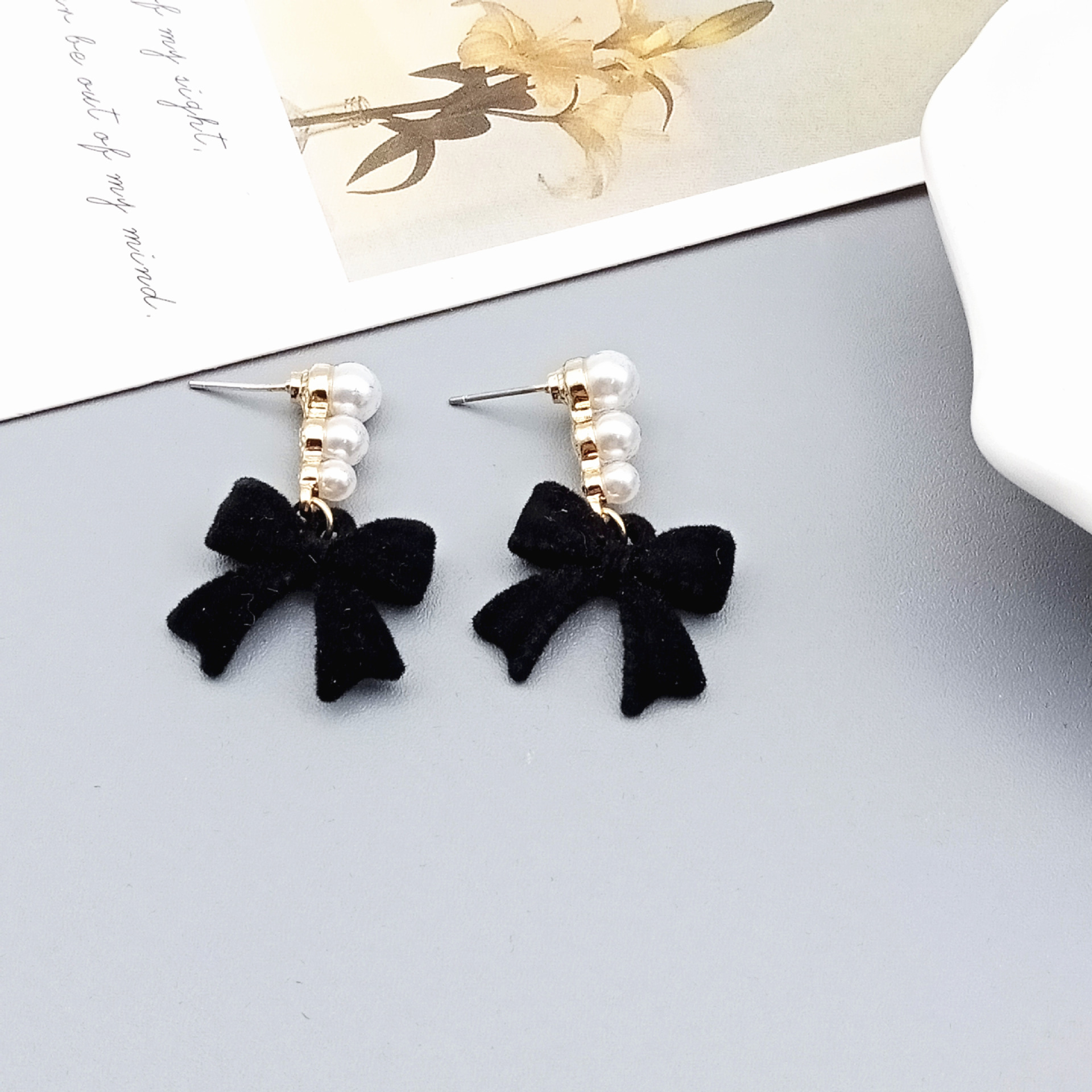 Wholesale Jewelry Simple Style Heart Shape Alloy Pearl Inlay Drop Earrings display picture 4
