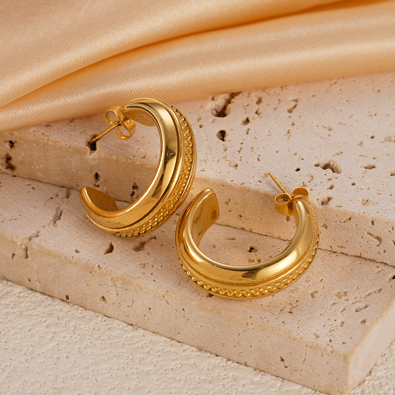 1 Pair Vacation Beach Simple Style C Shape Plating 304 Stainless Steel 14K Gold Plated Earrings display picture 1