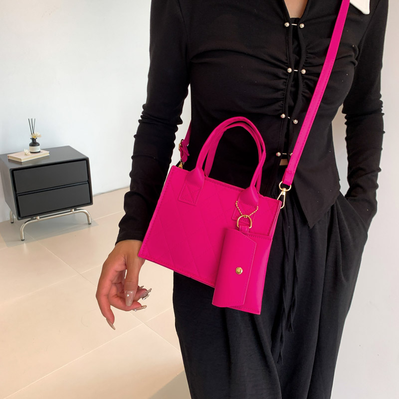 Women's All Seasons Pu Leather Solid Color Vintage Style Square Zipper Handbag display picture 1