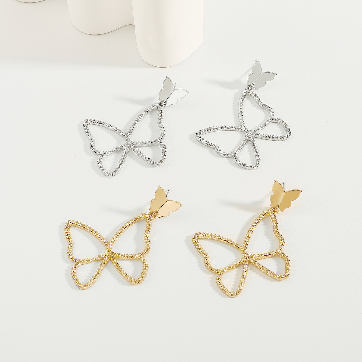 1 Pair Simple Style Butterfly Alloy Drop Earrings display picture 2