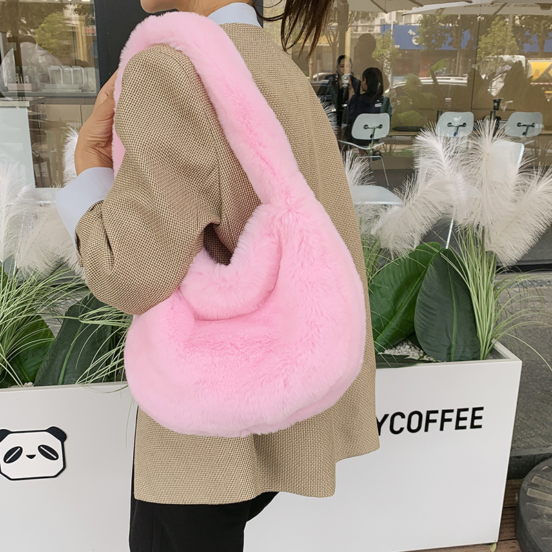 Women's Plush Solid Color Classic Style Fluff Ball Square Zipper Crossbody Bag display picture 1