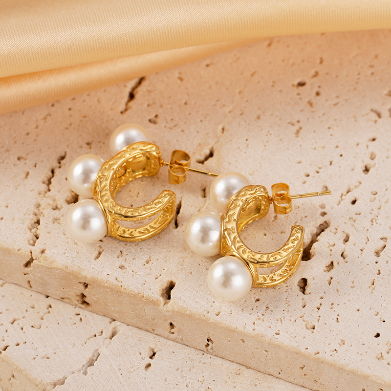 1 Pair Vacation Simple Style C Shape Plating Inlay 304 Stainless Steel Pearl 14K Gold Plated Ear Studs display picture 3