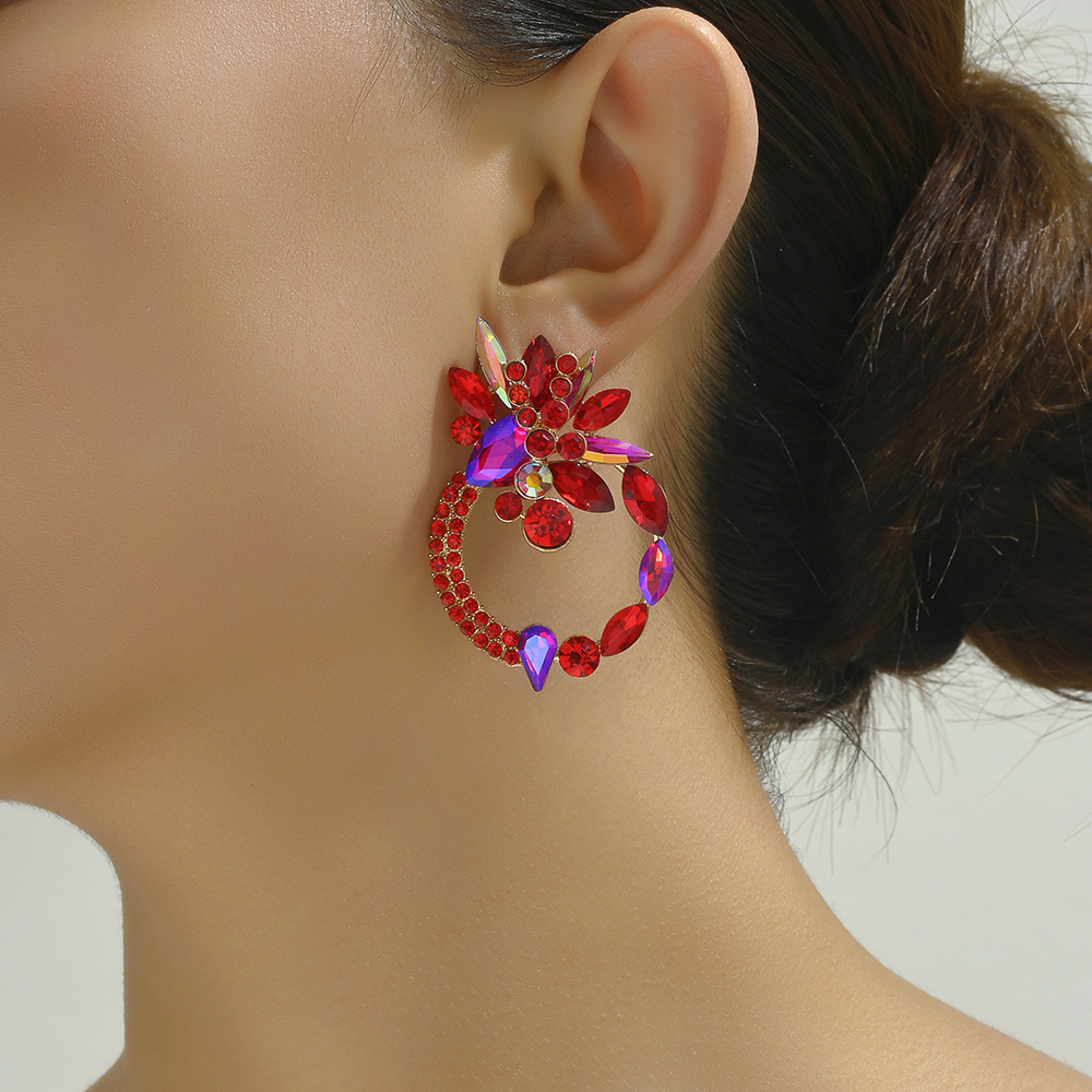1 Pair Retro Luxurious Ethnic Style Round Flower Layered Hollow Out Inlay Zinc Alloy Glass Ear Studs display picture 5