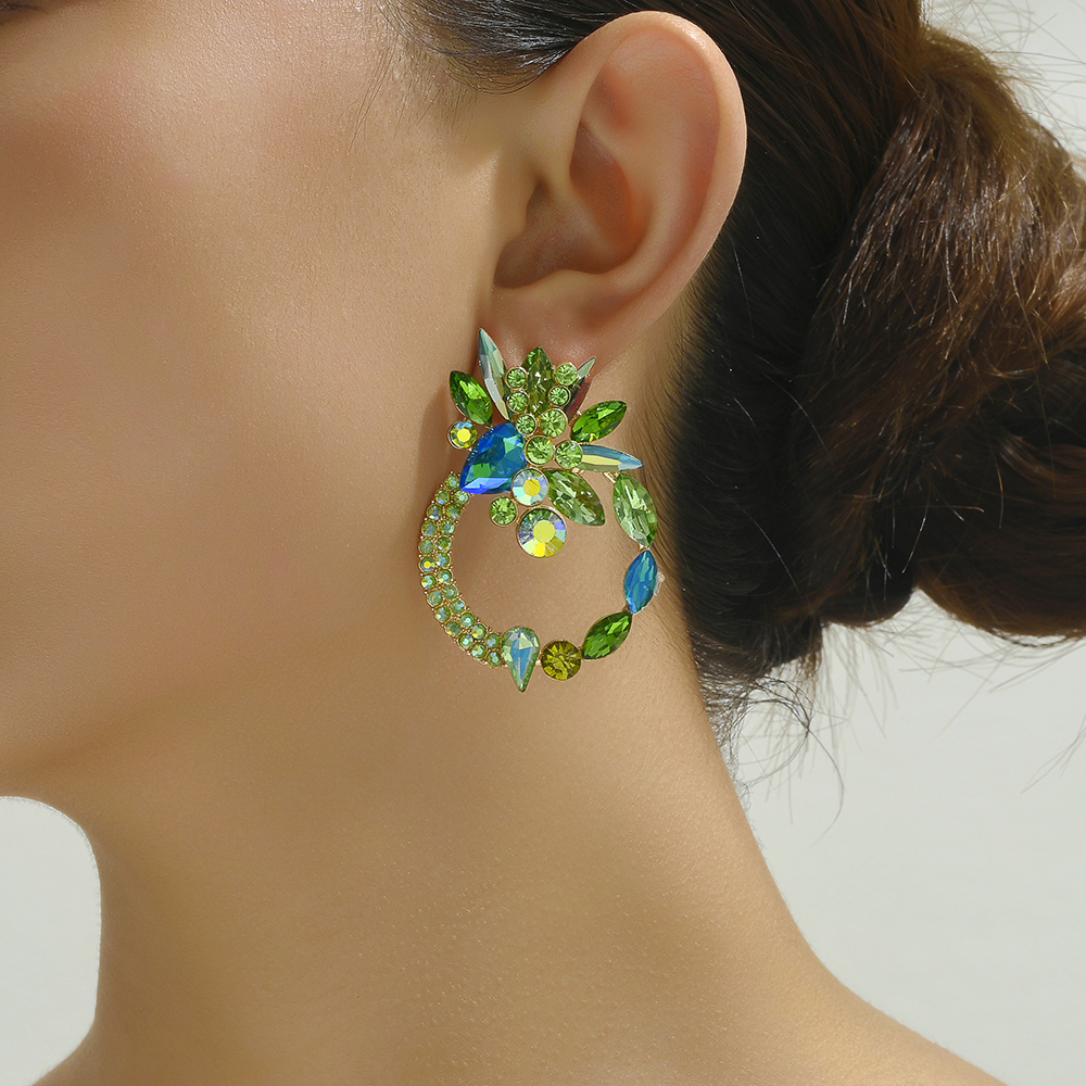 1 Pair Retro Luxurious Ethnic Style Round Flower Layered Hollow Out Inlay Zinc Alloy Glass Ear Studs display picture 6