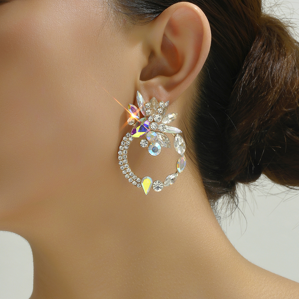 1 Pair Retro Luxurious Ethnic Style Round Flower Layered Hollow Out Inlay Zinc Alloy Glass Ear Studs display picture 4