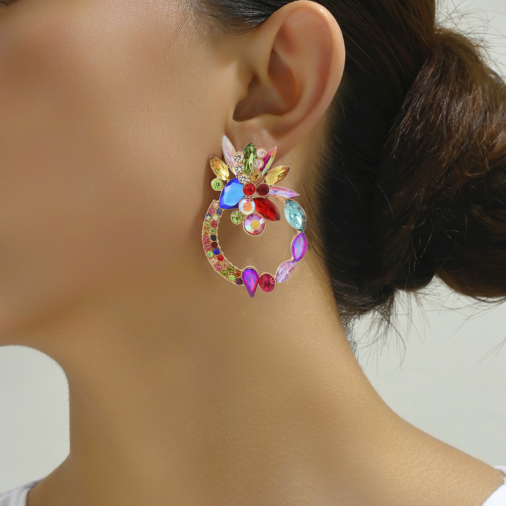 1 Pair Retro Luxurious Ethnic Style Round Flower Layered Hollow Out Inlay Zinc Alloy Glass Ear Studs display picture 7