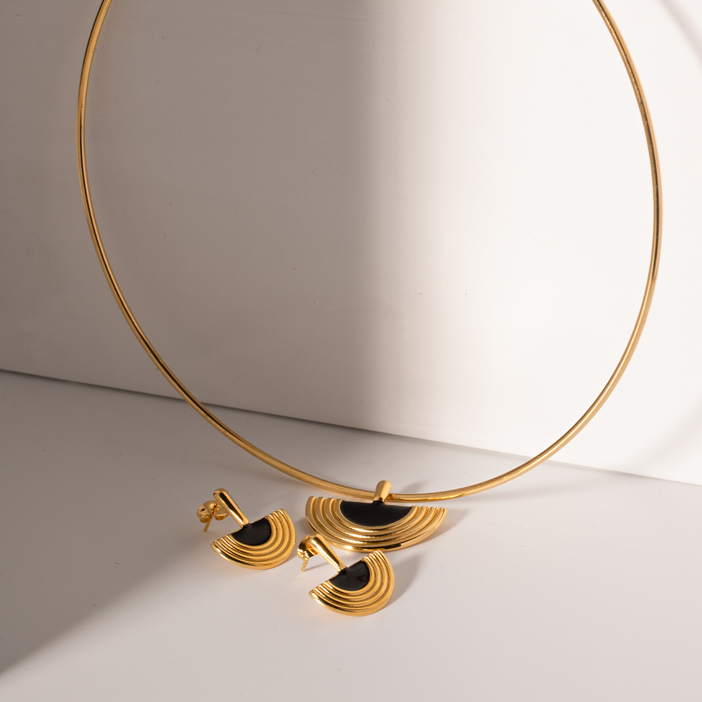 Großhandel Ig-stil Einfacher Stil Halbkreis Rostfreier Stahl Emaille Überzug 18 Karat Vergoldet Ohrringe Halskette display picture 2