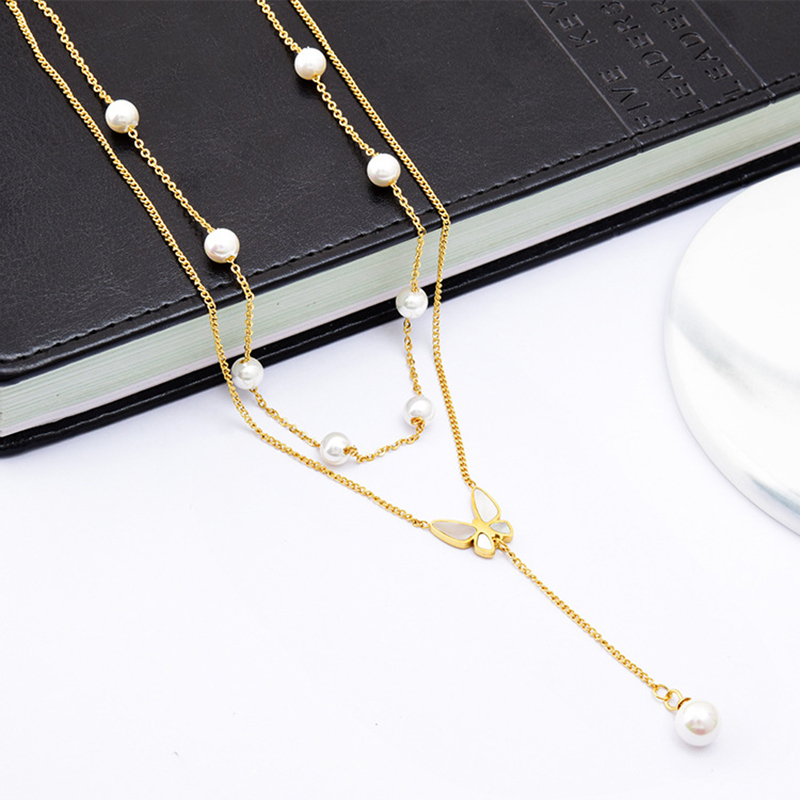 Retro French Style Butterfly Artificial Pearl Titanium Steel Plating 18k Gold Plated Layered Necklaces display picture 4