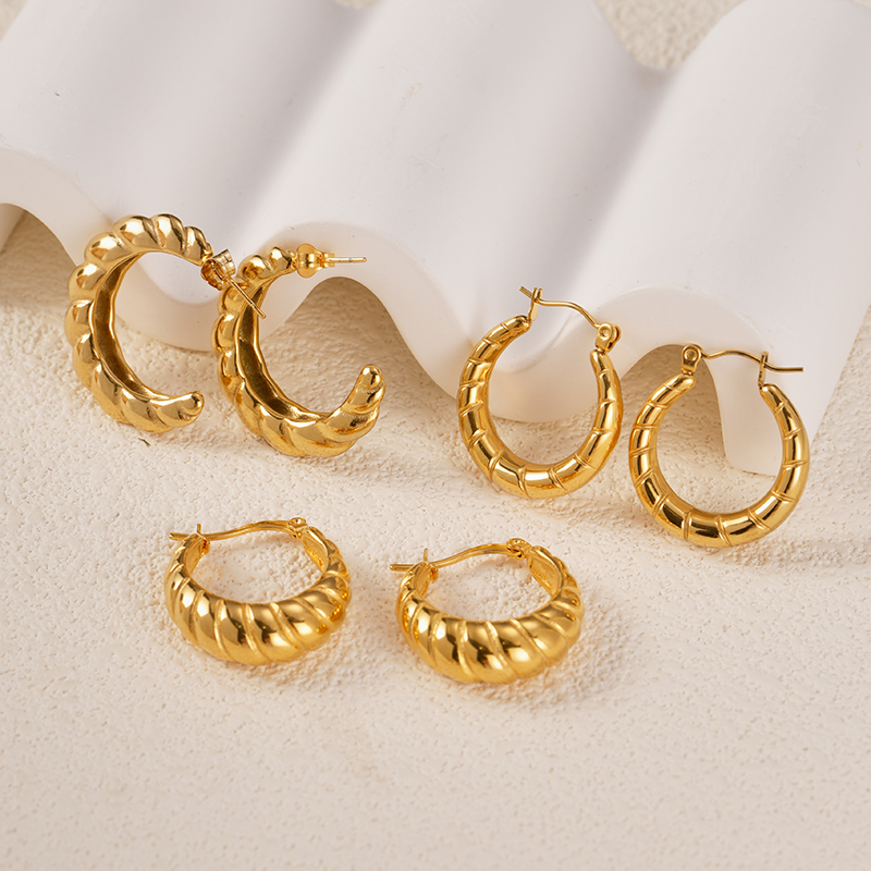 1 Pair Vacation Simple Style Twist Plating 304 Stainless Steel 14K Gold Plated Ear Studs display picture 2