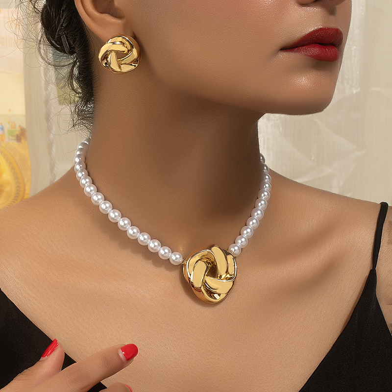Elegant Sweet Pearl Knot Alloy Plastic Ferroalloy Plating 14k Gold Plated Women's Earrings Necklace display picture 1