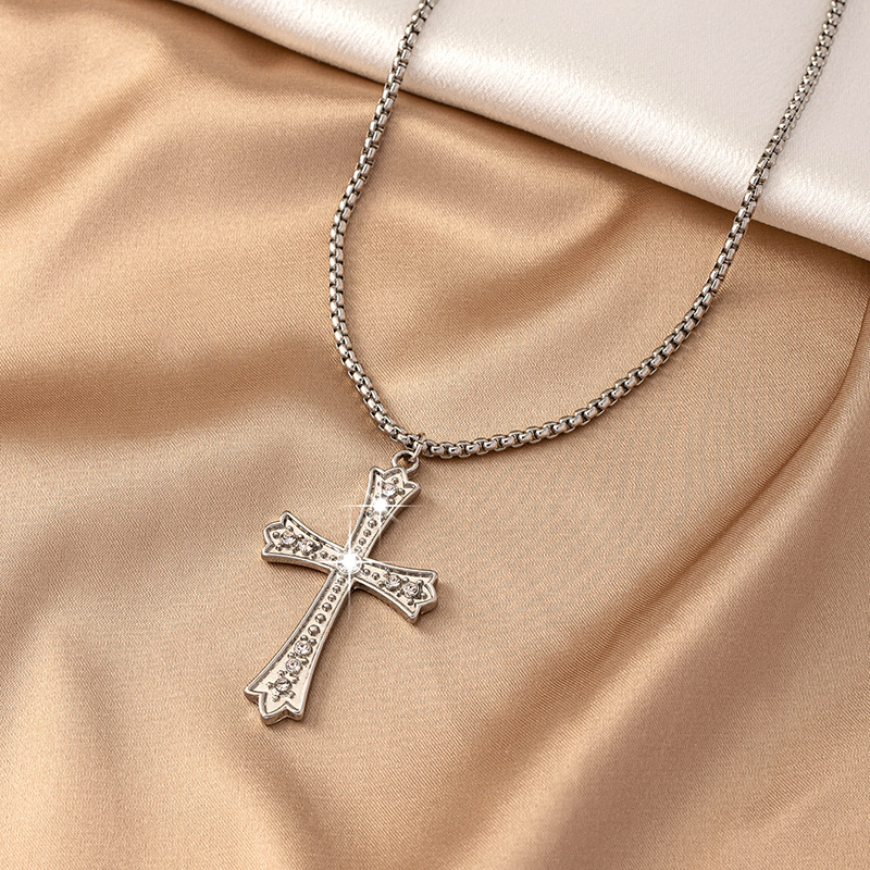 Nordic Style Classic Style Roman Style Cross Alloy Ferroalloy Plating Silver Plated Women's Men's Pendant Necklace display picture 2