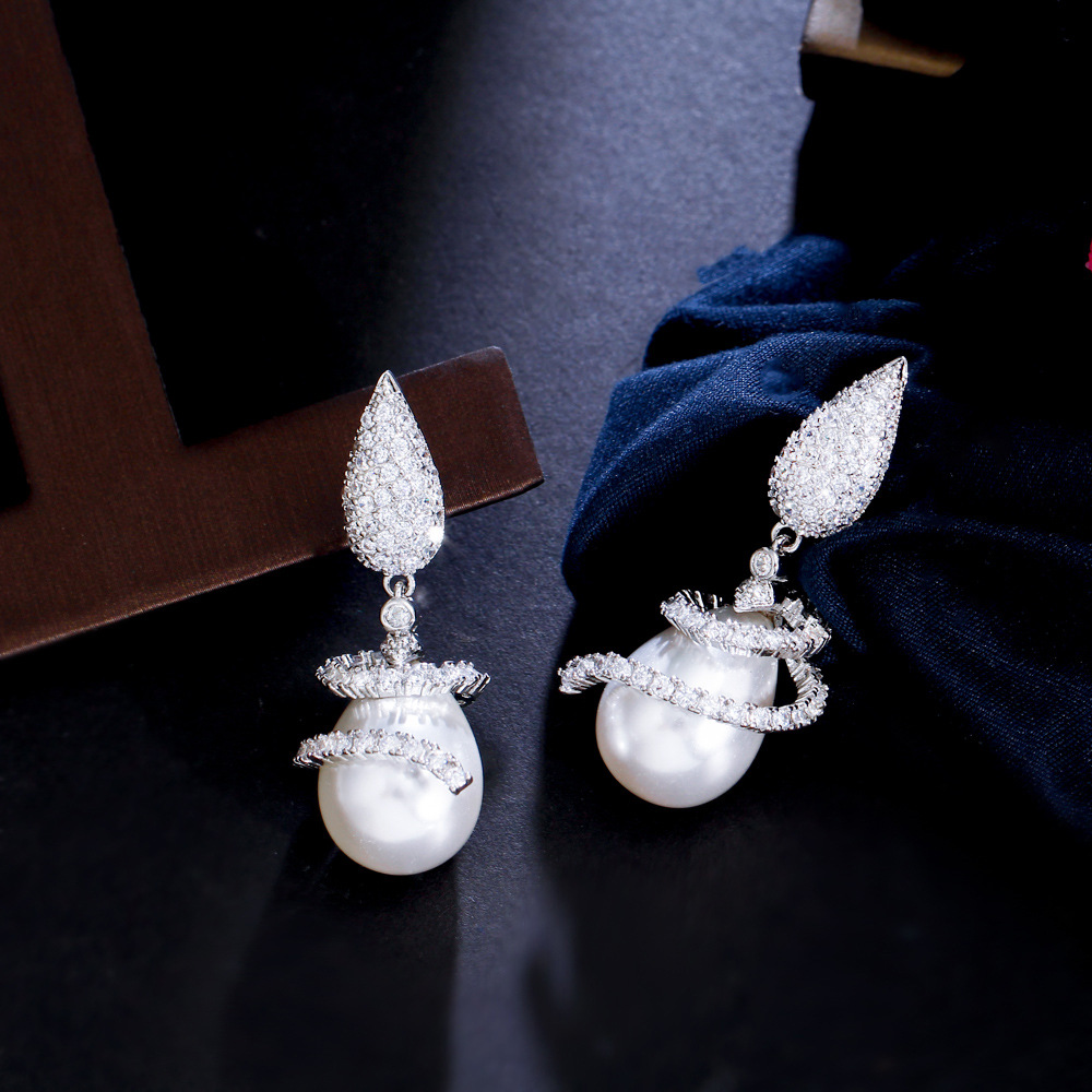 1 Pair Lady Sweet Water Droplets Snowflake Plating Inlay Copper Artificial Pearls Artificial Diamond Rhodium Plated Silver Plated Drop Earrings display picture 7