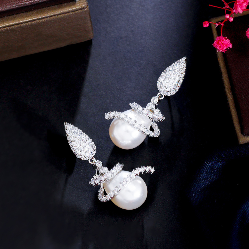 1 Pair Lady Sweet Water Droplets Snowflake Plating Inlay Copper Artificial Pearls Artificial Diamond Rhodium Plated Silver Plated Drop Earrings display picture 8