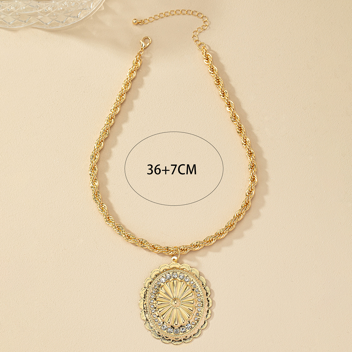 Style Vintage Rond Alliage Placage Incruster Strass Artificiels Plaqué Or 14k Femmes Pendentif display picture 5
