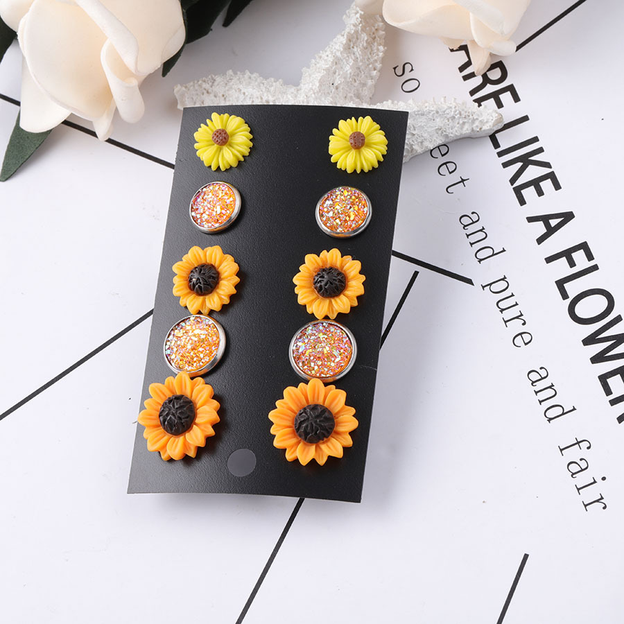1 Set Pastoral Sunflower Round Stainless Steel Resin Resin None Ear Studs display picture 2