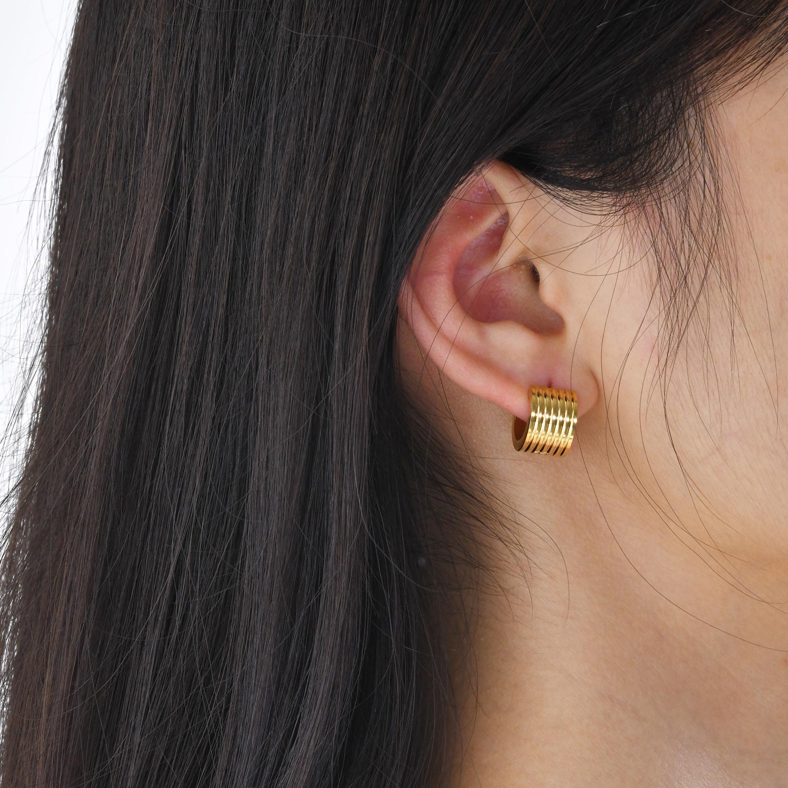 1 Pair Simple Style Streetwear Solid Color Plating 304 Stainless Steel 18K Gold Plated Hoop Earrings display picture 3