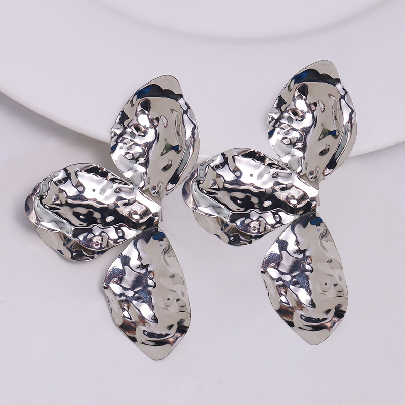 1 Pair Simple Style Classic Style Flower Plating Alloy Silver Plated Ear Studs display picture 5