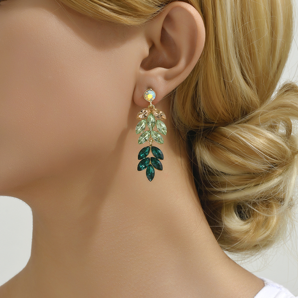 1 Pair Elegant Simple Style Geometric Leaves Inlay Alloy Glass Zircon Drop Earrings display picture 14
