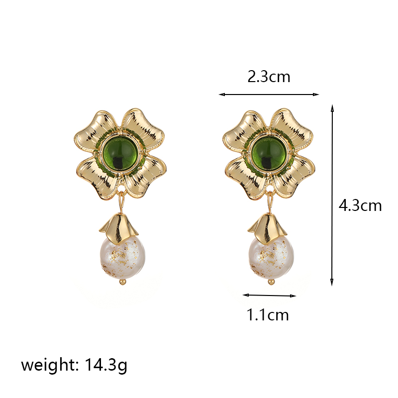 1 Pair Retro Flower Plating Inlay Copper Freshwater Pearl 14k Gold Plated Drop Earrings display picture 1