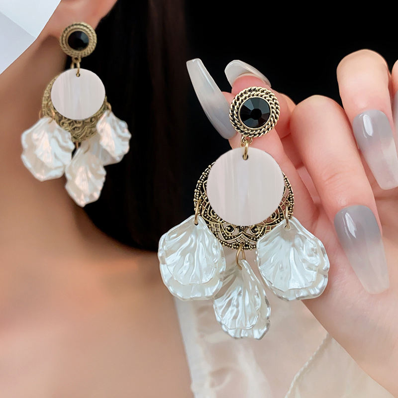 1 Pair Casual Elegant Round Alloy Drop Earrings display picture 2