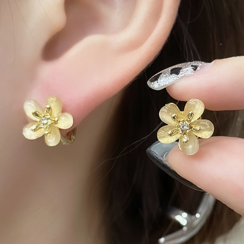 Wholesale Jewelry Elegant Simple Style Shiny Flower Alloy Rhinestones 24k Gold Plated Plating Inlay Ear Studs display picture 38