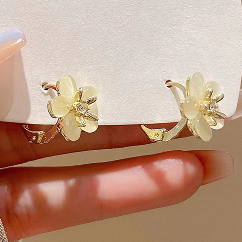 Wholesale Jewelry Elegant Simple Style Shiny Flower Alloy Rhinestones 24k Gold Plated Plating Inlay Ear Studs display picture 42