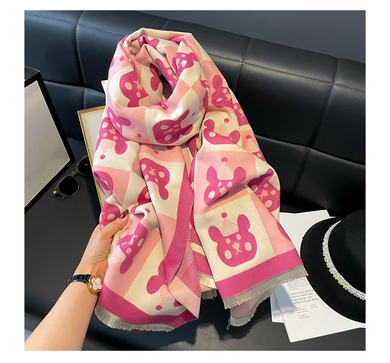 Women's Elegant Cute Simple Style Bear Polyester Shawl display picture 7