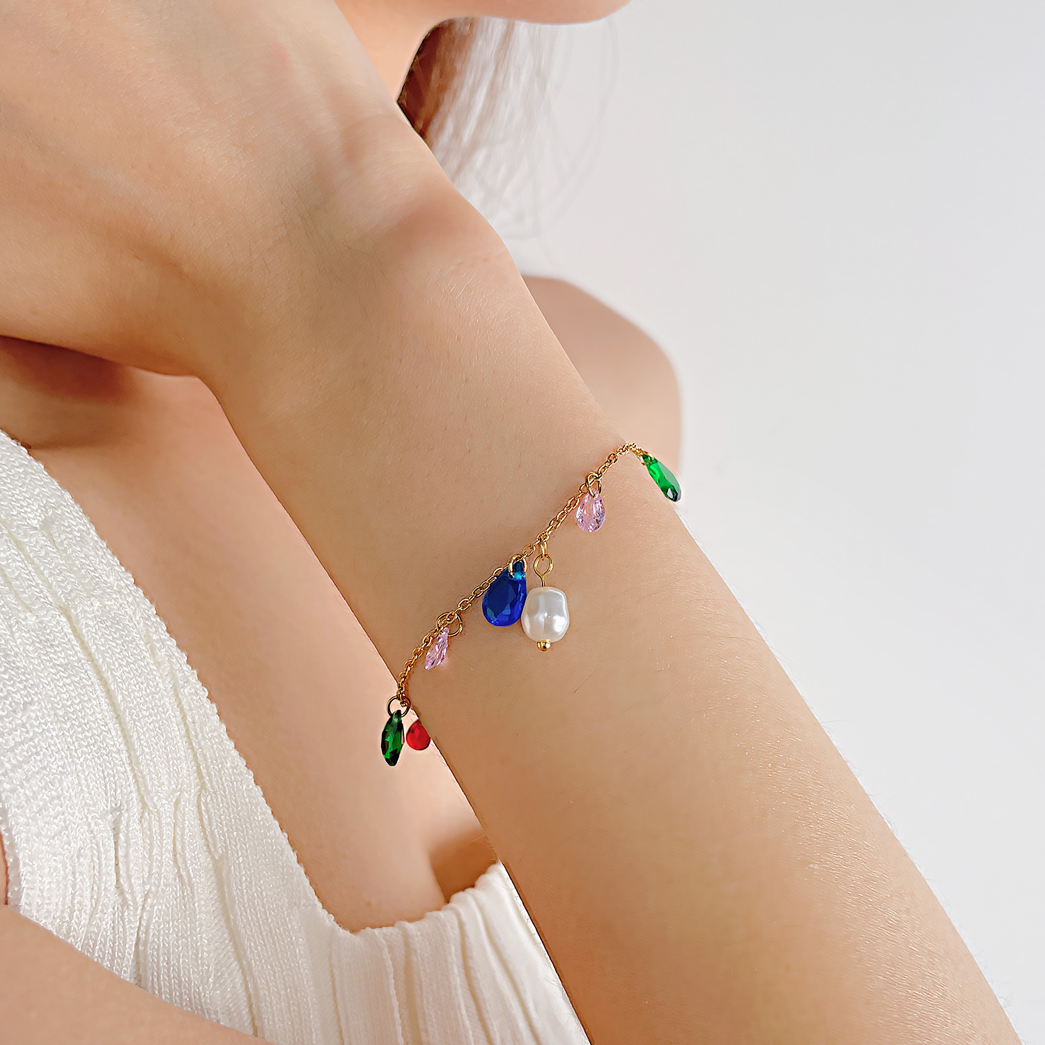 Französische Art Romantisch Glänzend Irregulär Rostfreier Stahl Künstliche Perlen Armbänder In Masse display picture 8