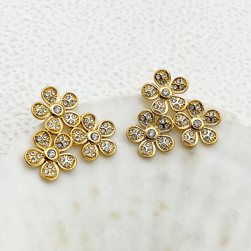 1 Pair Simple Style Flower Plating Inlay 304 Stainless Steel Zircon Gold Plated Ear Studs display picture 1