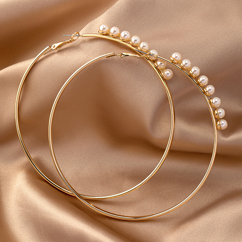 1 Paire Style Classique Vêtement De Rue Cercle Rond Placage Incruster Alliage Ferroalliage Perles Artificielles Plaqué Or 14k Boucles D'oreilles Cerceau display picture 5