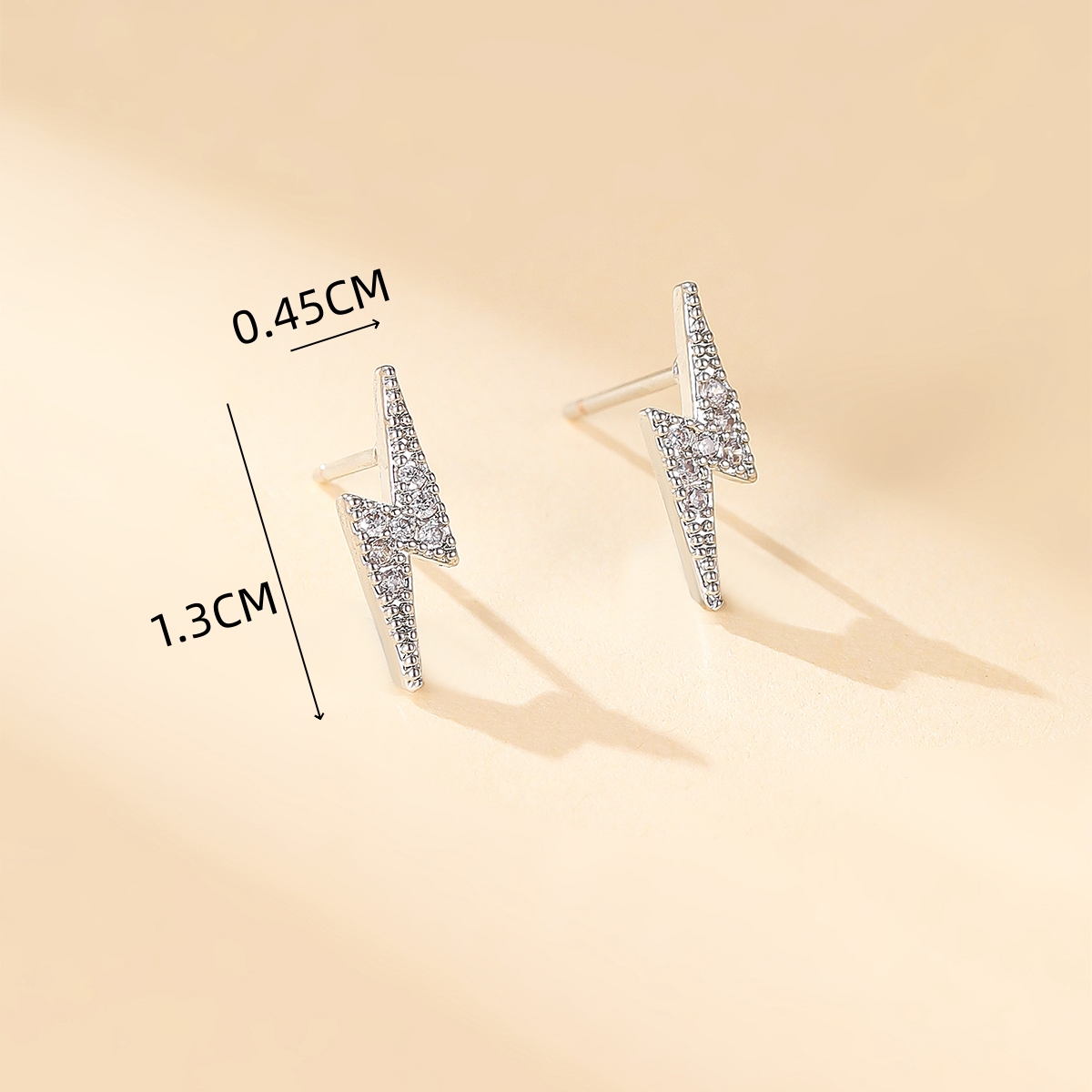1 Pair Simple Style Cool Style Lightning Plating Inlay Copper Copper Alloy Zircon 18k Gold Plated Ear Studs display picture 4