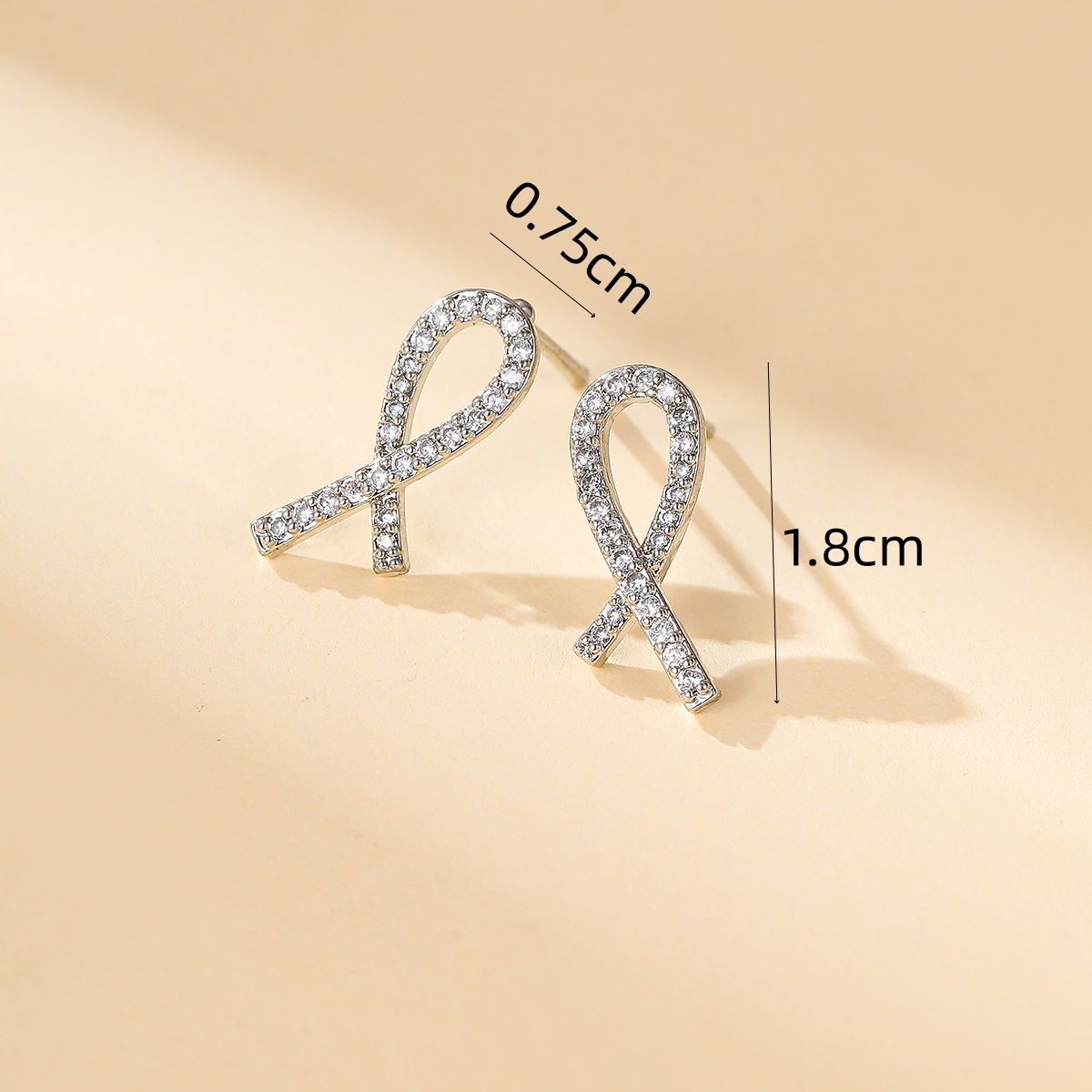 1 Pair Modern Style Simple Style Shiny Geometric Plating Inlay Copper Zircon 18k Gold Plated Ear Studs display picture 1